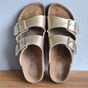Metallic Gold Birkenstocks size 39 narrow